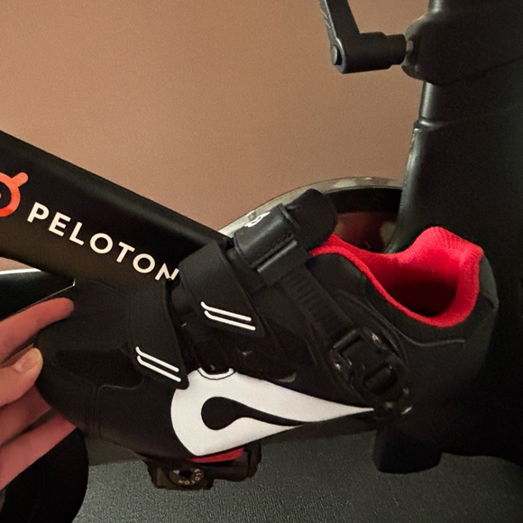 Peloton Cycling Women’s shoe - Picture 1 of 2